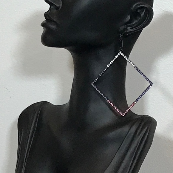 NWT Design Lab Women’s Diamond Shaped Dangle Earrings/Multi Coloured Rhinestones - Picture 3 of 7